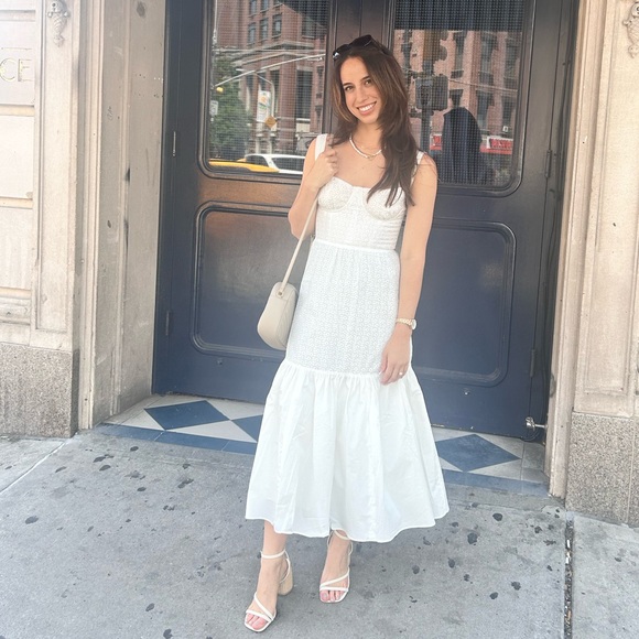 Meet your Posher, Mariah - Picture 3 of 7